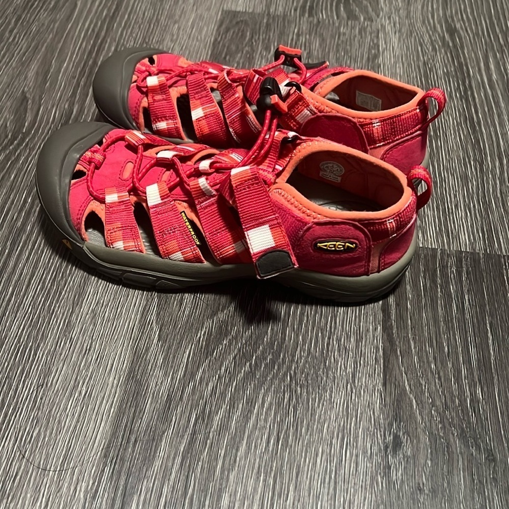 Keen Pink and Gray Sport Sandals with Adjustable Lacing - Picture 4 of 5